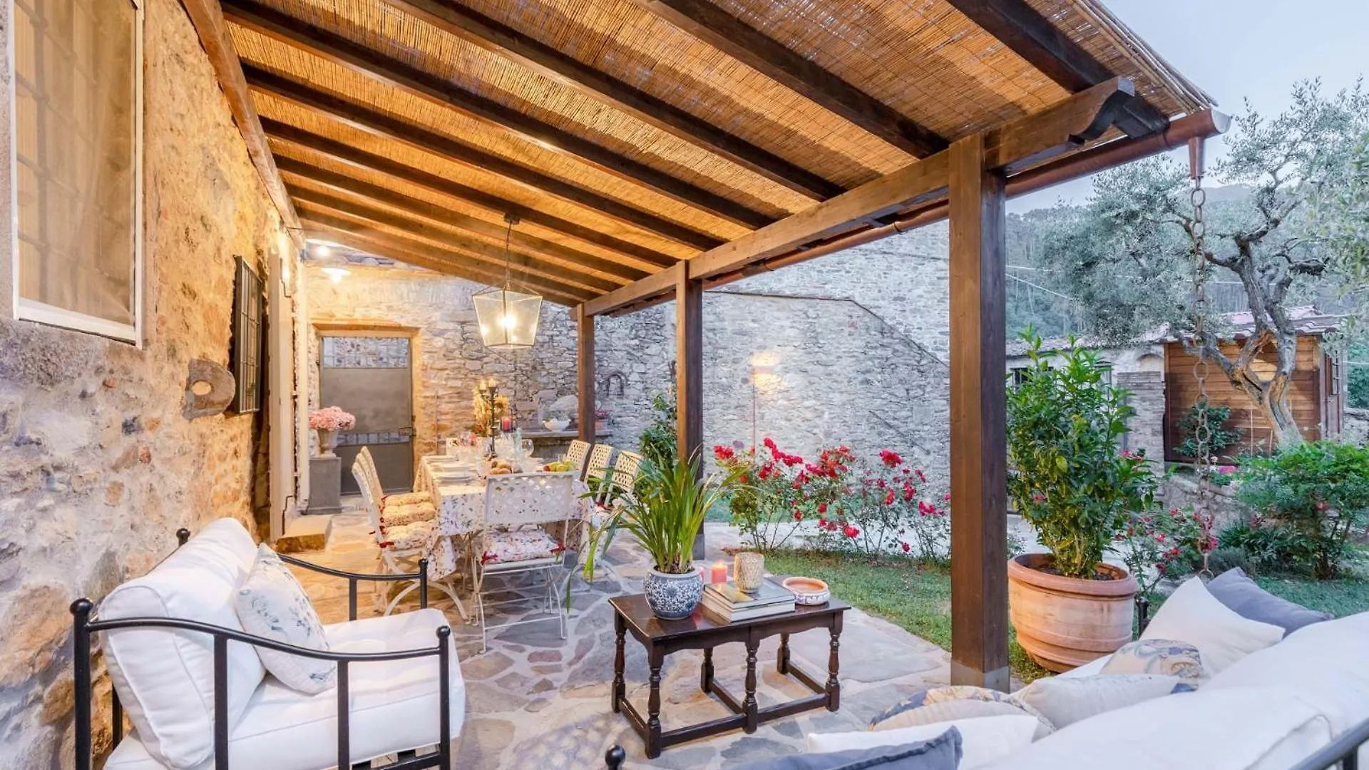 SantʼAndrea di Compito Dimora Delle Camelie, A Traditional Stylish House SantʼAndrea di Compito