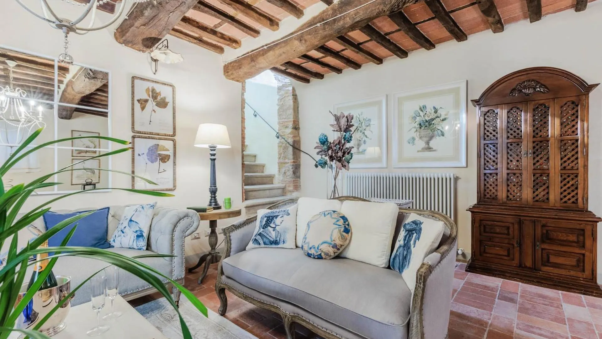 וילה SantʼAndrea di Compito Dimora Delle Camelie, A Traditional Stylish House