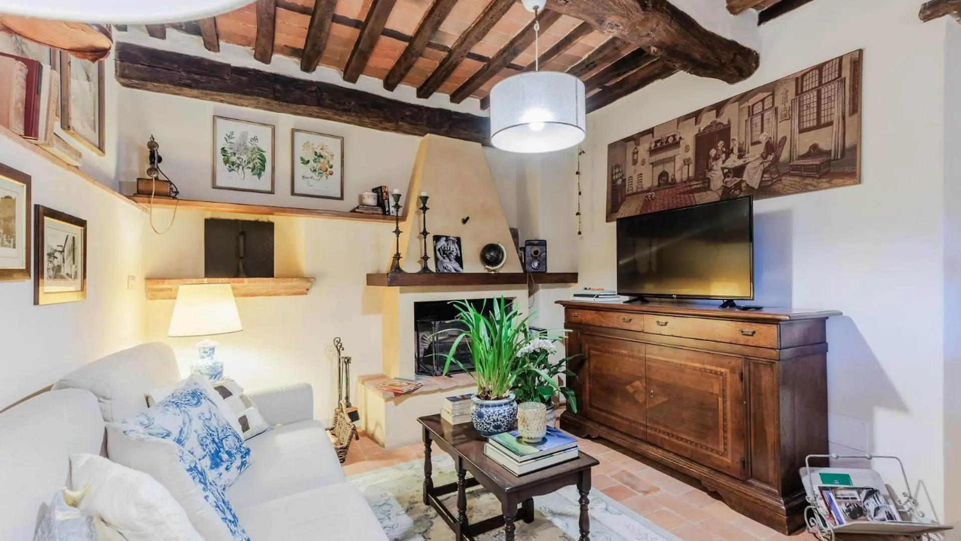 וילה SantʼAndrea di Compito Dimora Delle Camelie, A Traditional Stylish House איטליה