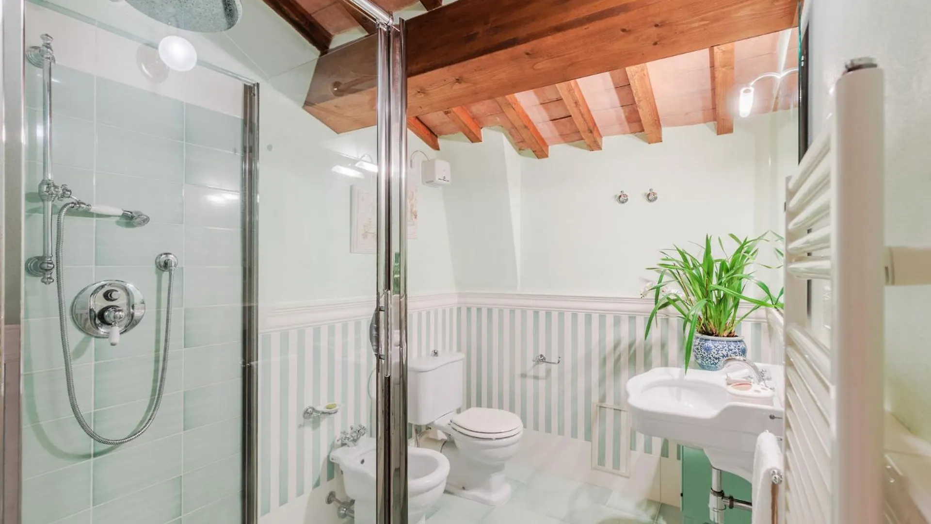 SantʼAndrea di Compito Dimora Delle Camelie, A Traditional Stylish House 0*, SantʼAndrea di Compito איטליה
